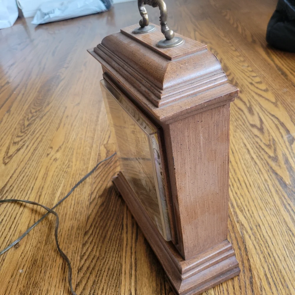 Vintage Spartus Corp. Electric Clock